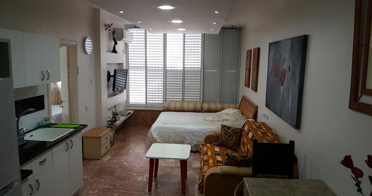Ezore Yam Apartmens - Elmali'Akh St. 4 Bat Jam Exteriér fotografie